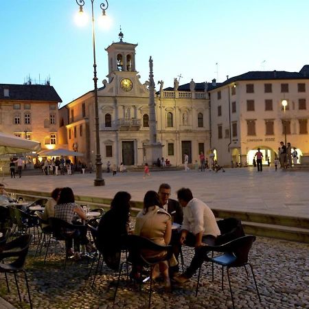 Ampio Trilocale A Udine Centro Appartement Buitenkant foto