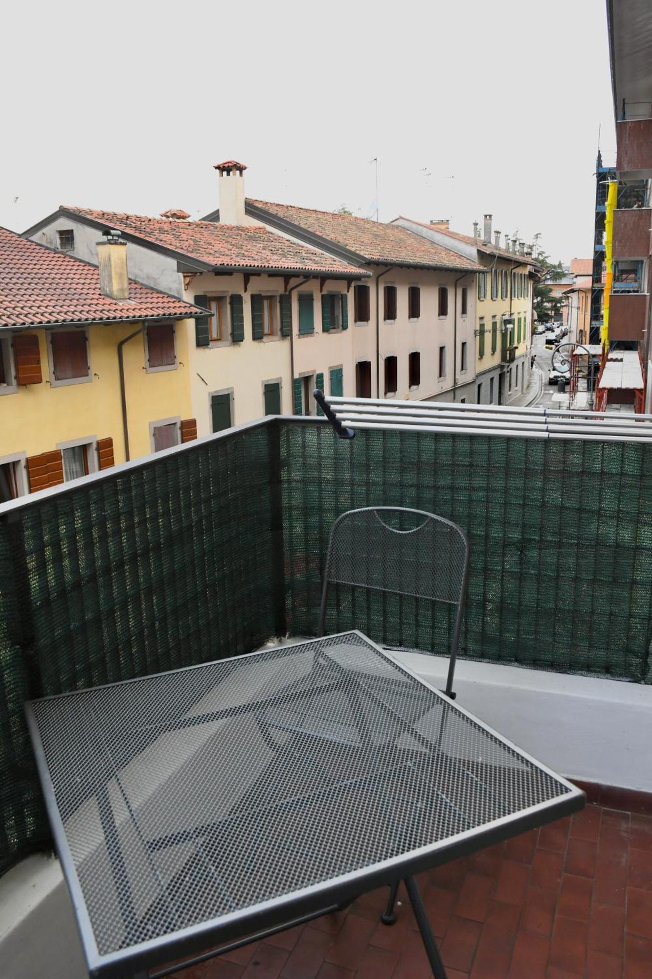 Ampio Trilocale A Udine Centro Appartement Buitenkant foto